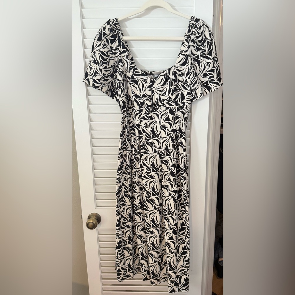 A New Day Black and White Tropical Print Dress
